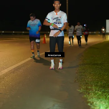 Runner Photo 7710941