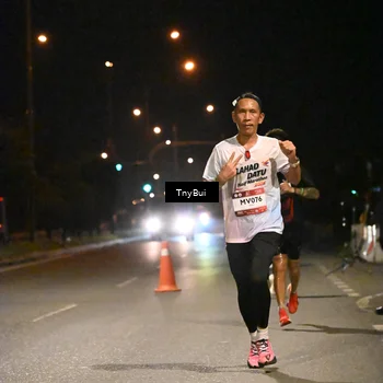 Runner Photo 7710942