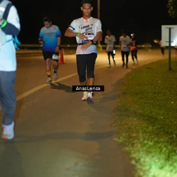 Runner Photo 7710953