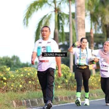 Runner Photo 7710955