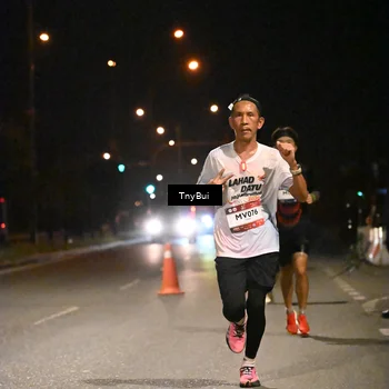 Runner Photo 7710962
