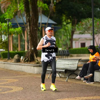 Runner Photo 7710968
