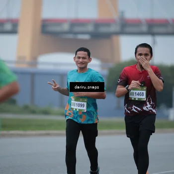 Runner Photo 7710986
