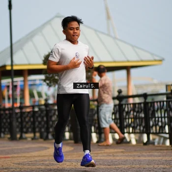 Runner Photo 7710993