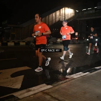 Runner Photo 7710996