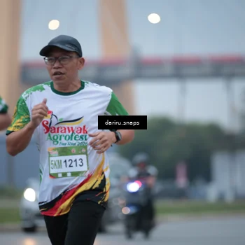 Runner Photo 7711003
