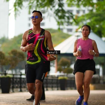 Runner Photo 7711009