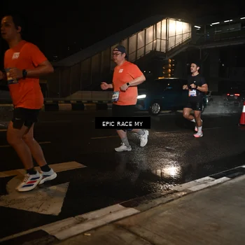 Runner Photo 7711010