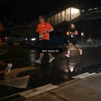 Runner Photo 7711051