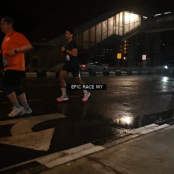 Runner Photo 7711053