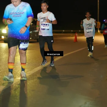 Runner Photo 7711065