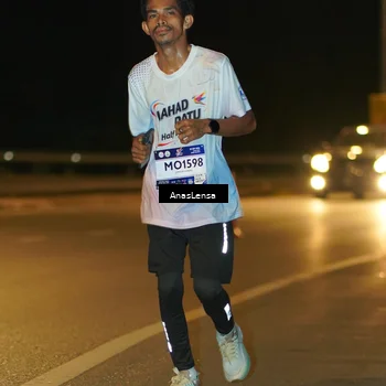 Runner Photo 7711084