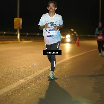 Runner Photo 7711085
