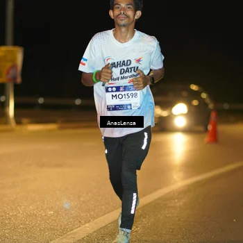 Runner Photo 7711086