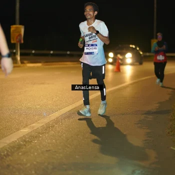 Runner Photo 7711087