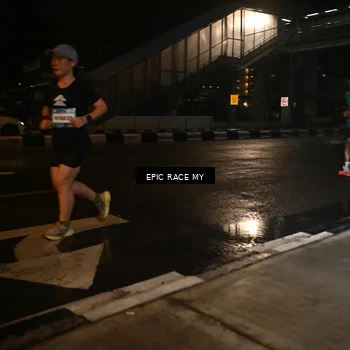 Runner Photo 7711098