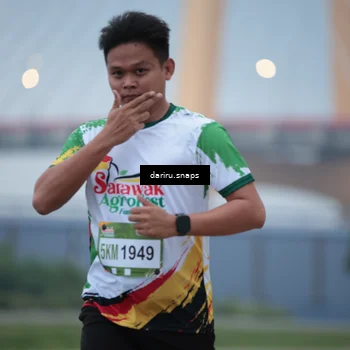 Runner Photo 7711115