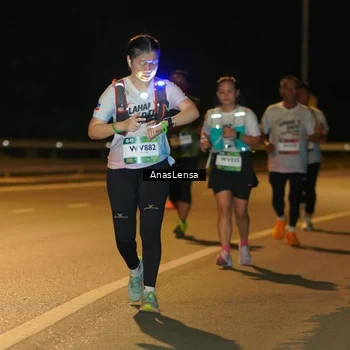 Runner Photo 7711143