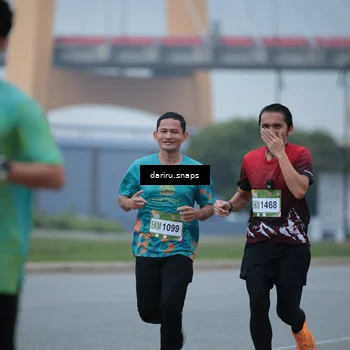Runner Photo 7711146