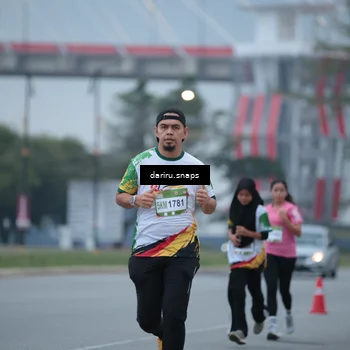 Runner Photo 7711168