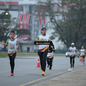 Runner Photo 7711169