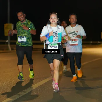 Runner Photo 7711176