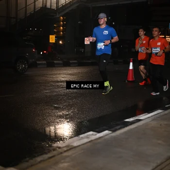 Runner Photo 7711179