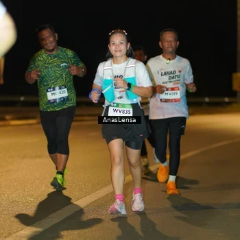 Runner Photo 7711180