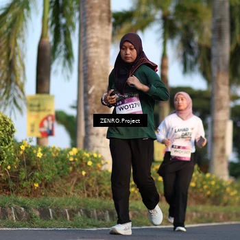 Runner Photo 7711192