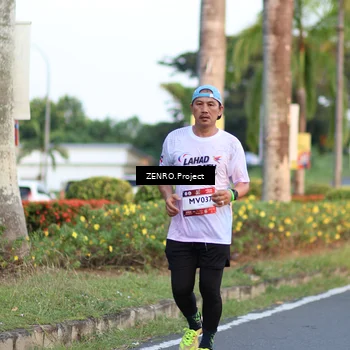 Runner Photo 7711261
