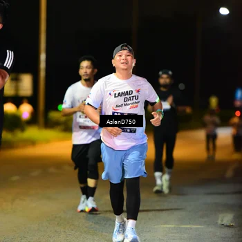 Runner Photo 7711286