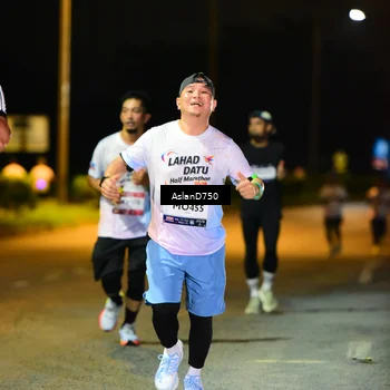 Runner Photo 7711290