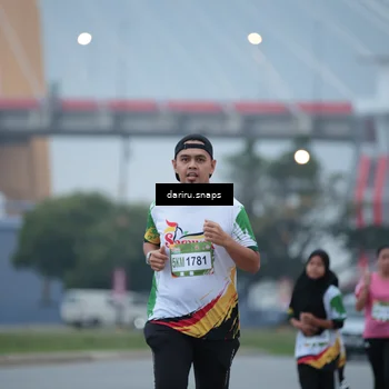 Runner Photo 7711304