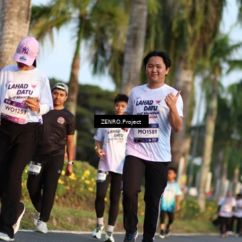 Runner Photo 7711309