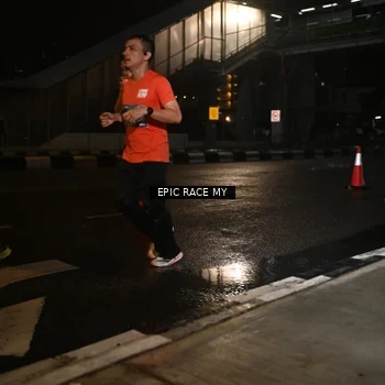 Runner Photo 7711312