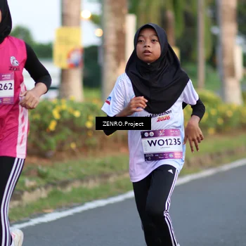 Runner Photo 7711338