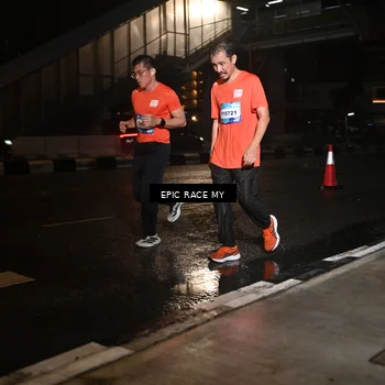 Runner Photo 7711340