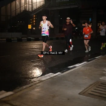 Runner Photo 7711363