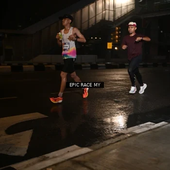 Runner Photo 7711364