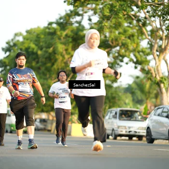 Runner Photo 7711390