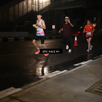 Runner Photo 7711392