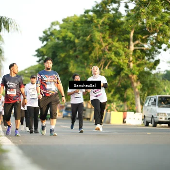 Runner Photo 7711396