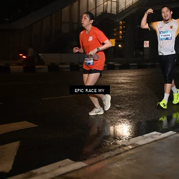 Runner Photo 7711399