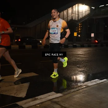 Runner Photo 7711405