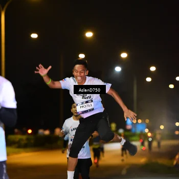 Runner Photo 7711407