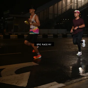 Runner Photo 7711414