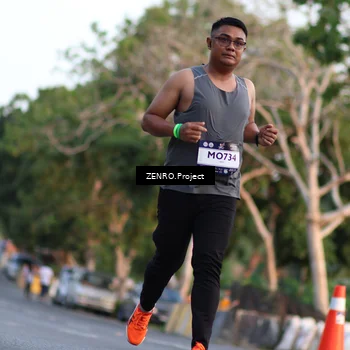 Runner Photo 7711417