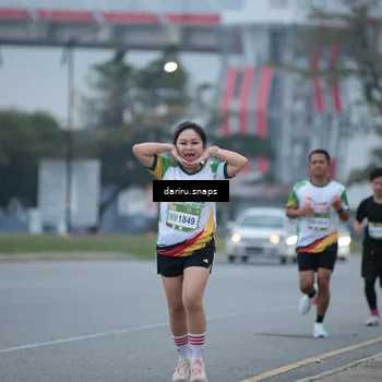 Runner Photo 7711444