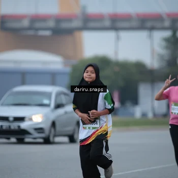 Runner Photo 7711448