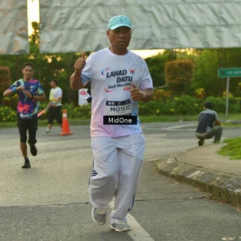 Runner Photo 7711452